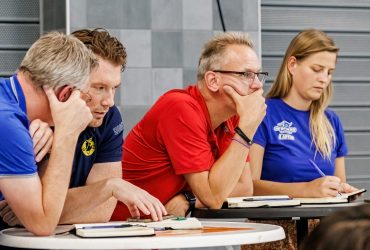 Fotoverslag KNZB OPLEIDING TRAINER WATERPOLO NIVEAU 3 tijdens het
kwalificatietoernooi voor een EK-ticket: Nederland vs Portugal

Datum: 24 juni 2023
Locatie: Sportcomplex Amerena